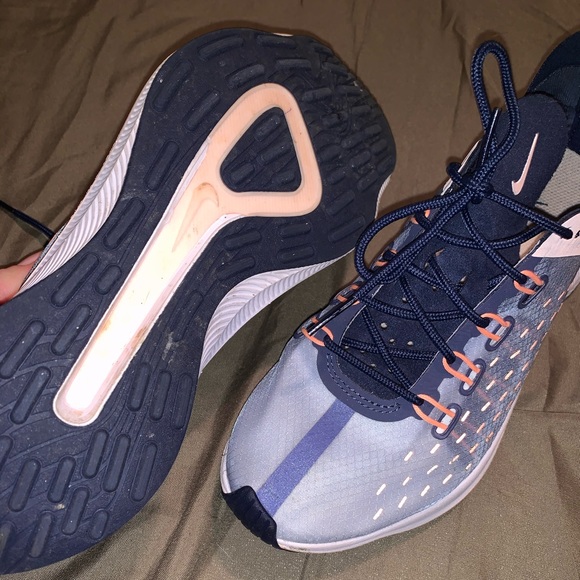 Nike - Picture 3 of 7